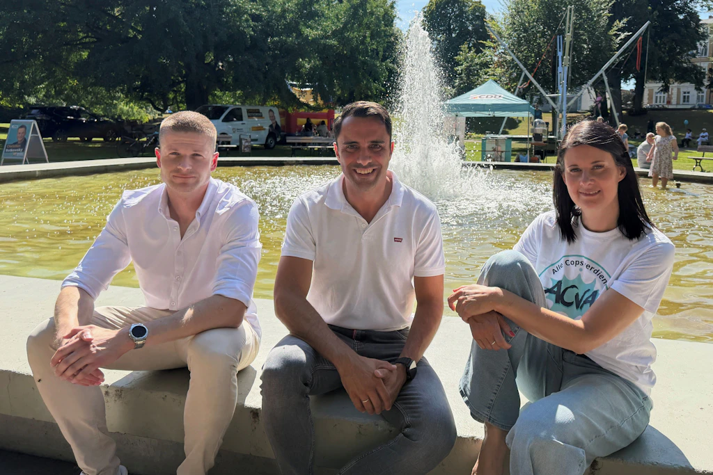 Die CDU verzichtet 2026 auf einen zentralen Wahlkampfauftakt, sie setzt auf Wohlfühl-Veranstaltungen. Am Donnerstag hatten Spitzenkandidat Daniel Peters (m.), <a href="https://www.cdu-vr.de/">Ann Christin von Allwörden und Christian Rotkowsky</a>&nbsp;nun zum Kinderfest nach Stralsund eingeladen.