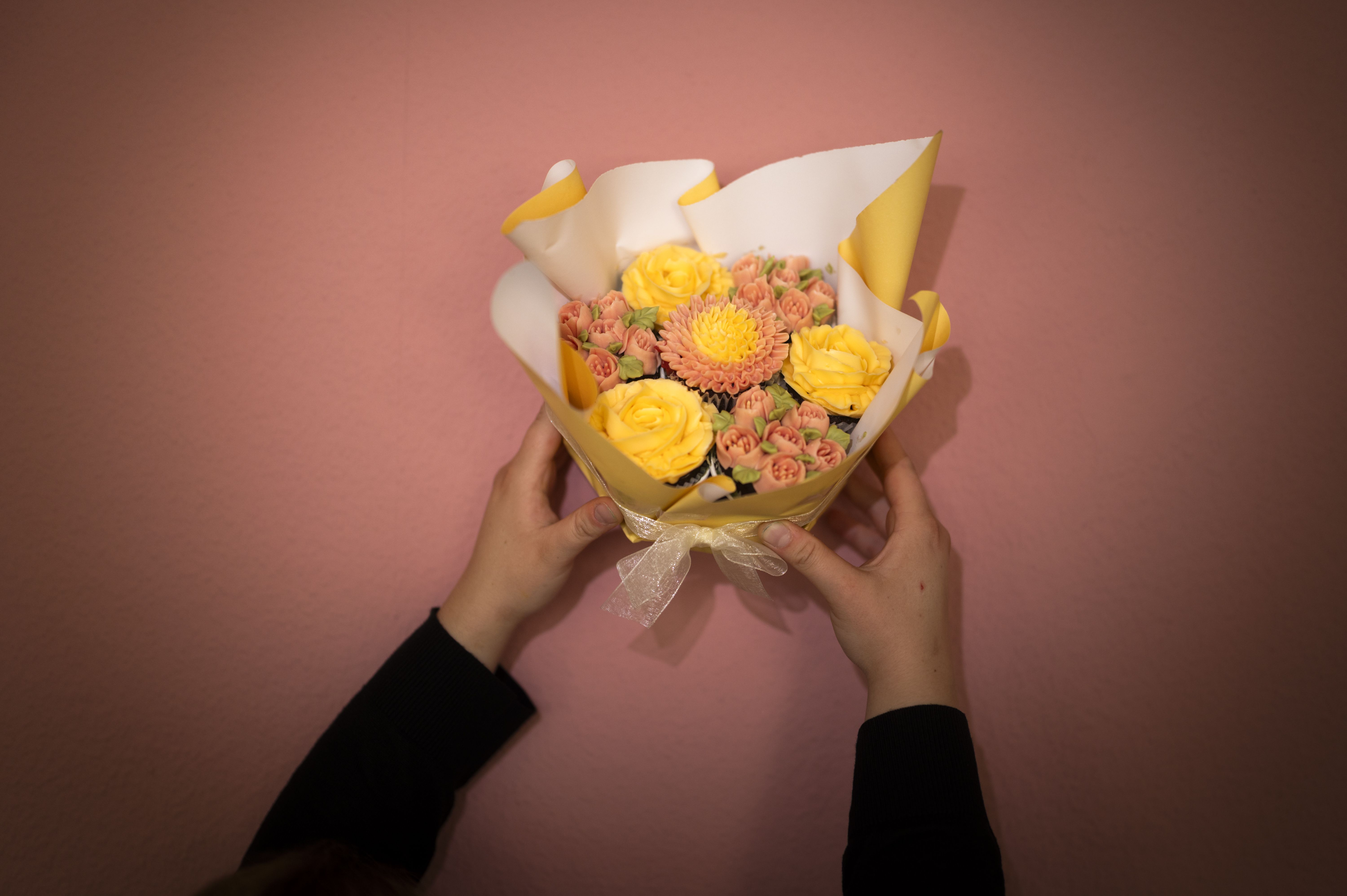 Sächsin backt Blumensträuße aus Teig: „Kann mich vor Bestellungen kaum retten“