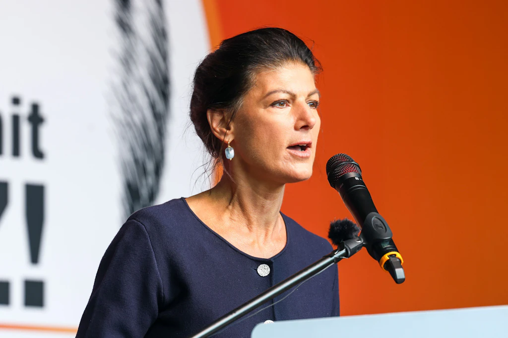 Sahra Wagenknecht fordert Björn Höcke zum TV-Duell auf