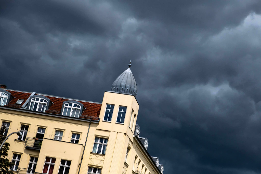 Von 8 auf 36 Grad: Berlins Extrem-Wochenende endet im Gewitter