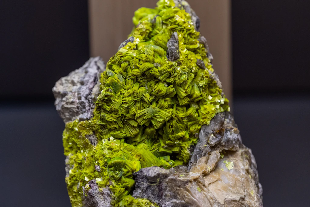Ein Meta Uranocircit- in der Freiberger Ausstellung „terra mineralia“.