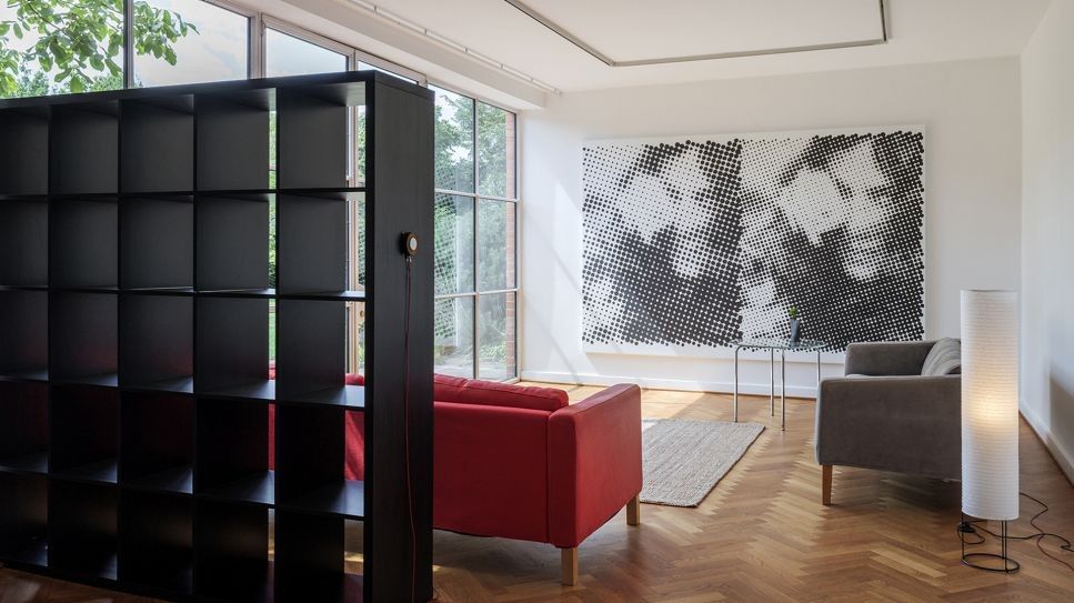„Open House“ im Mies-van-der-Rohe-Haus: Ein experimentelles Spiel mit Design und Klang