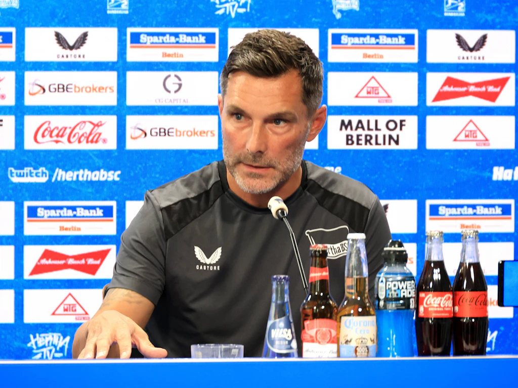 Trainer Stefan Leitl erklärte Donnerstag die Situation für Hertha BSC wegen des Olympiastadions.