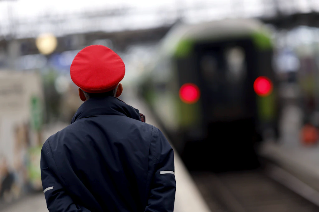 „Ich war so perplex“: Der lauteste Fahrgast im Zug kontrollierte kurz darauf die Tickets