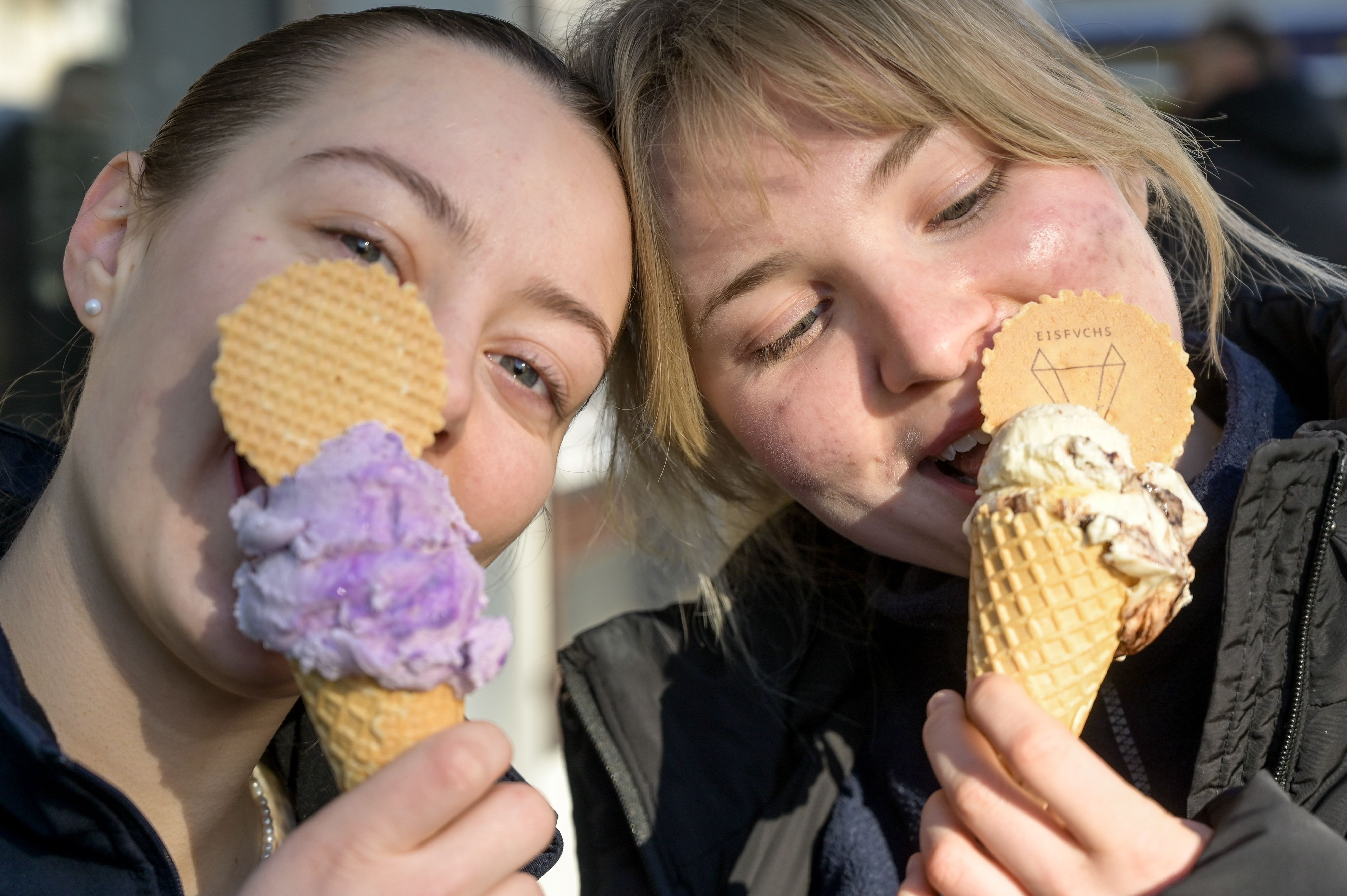 Eis bestellen: So steigen die Chancen auf größere Kugeln
