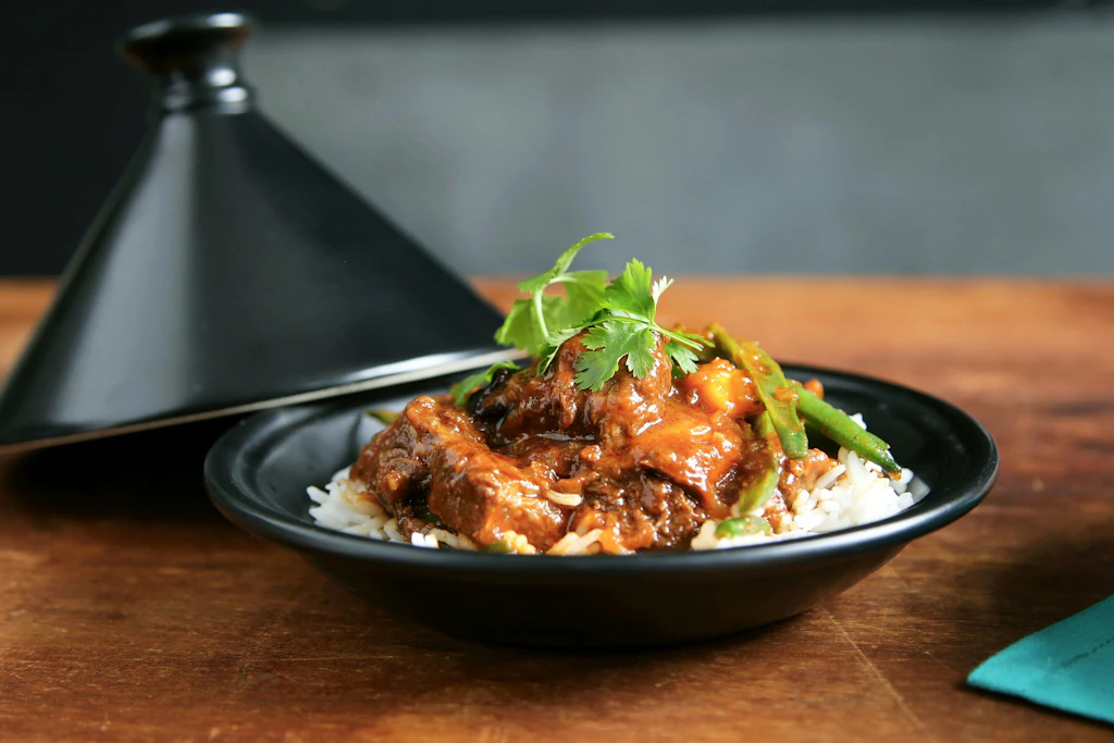 Schmeckt ohne Fleisch genau so gut wie mit – Gerichte aus der nordafrikanischen Tajine.