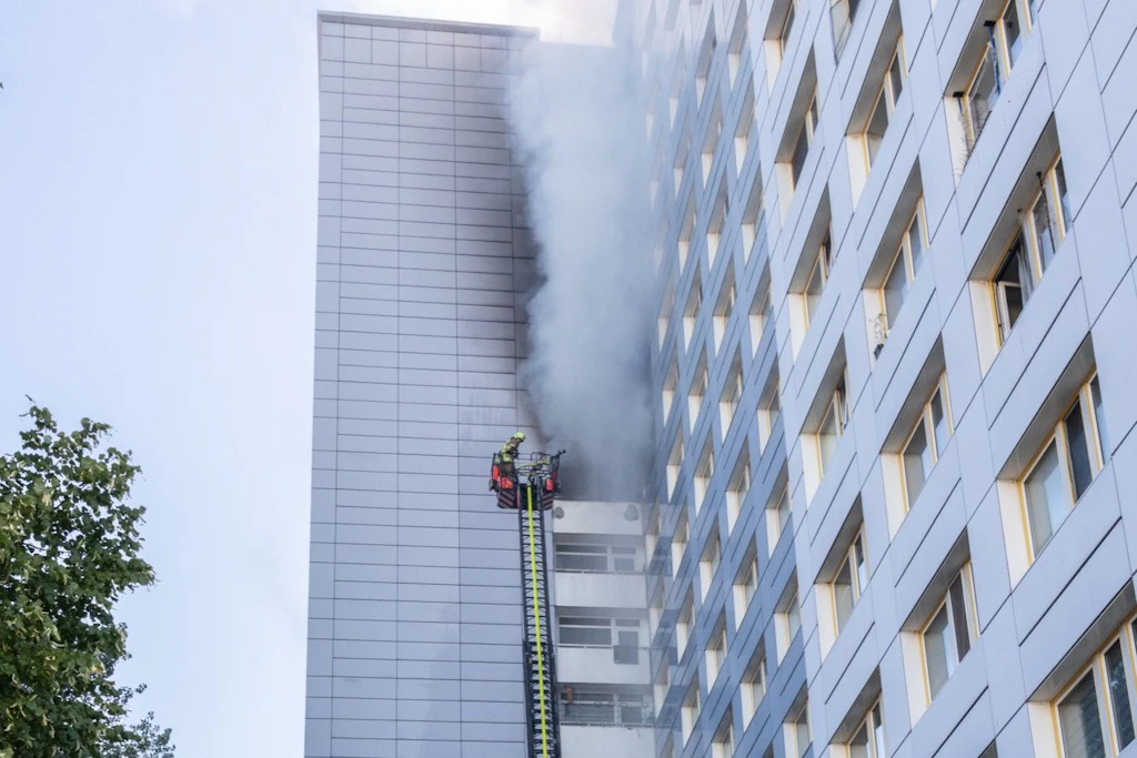 Wohnungsbrand in Berlin Friedrichshain am Freitagmorgen.