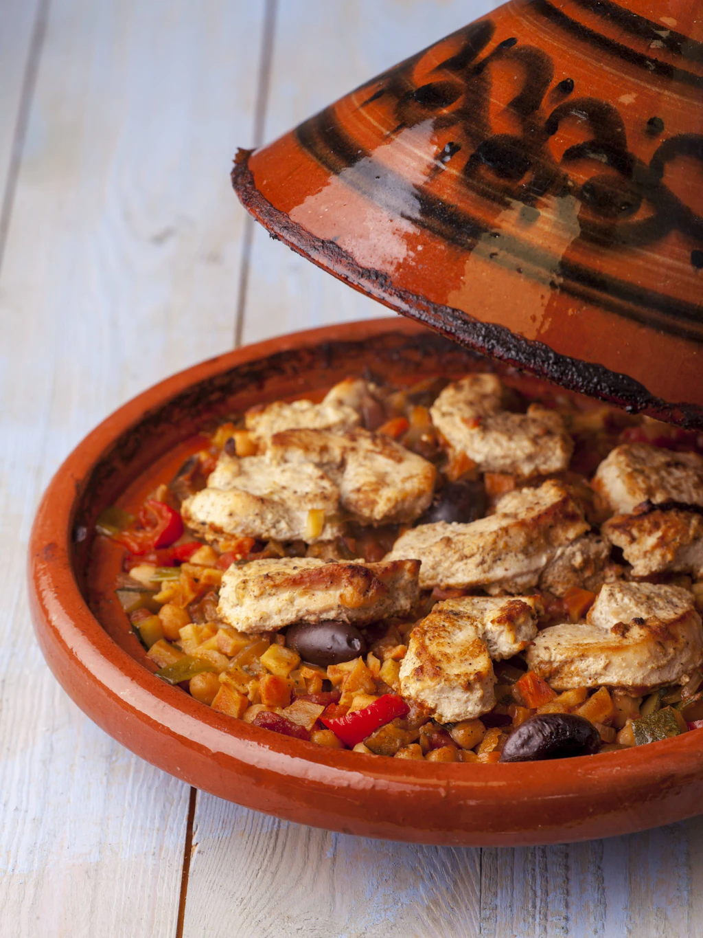 Sesam, öffne Dich! Wer direkt aus der Tajine serviert, bei dem isst auch das Auge mit.