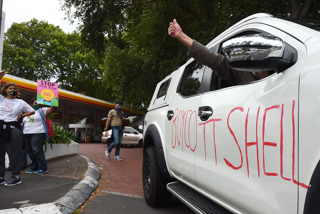 Protestaktion in Kapstadt gegen geplante seismische Erkundungen von Shell vor der südafrikanischen Wild Coast
