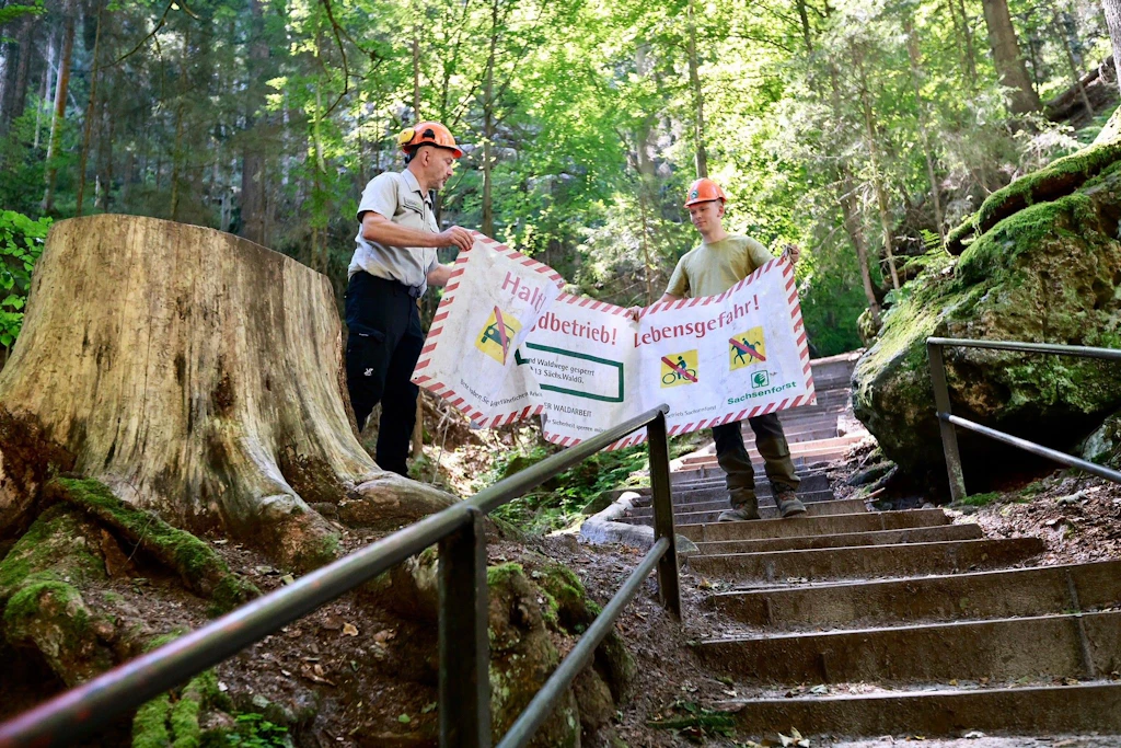 Der Wanderweg über die Schwedenlöcher ist wieder frei, das Warn-Banner wurde abmontiert. 