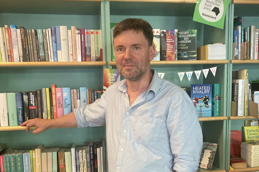 Daniel Mätzschker, der Inhaber der Buchhandlung Pankebuch
