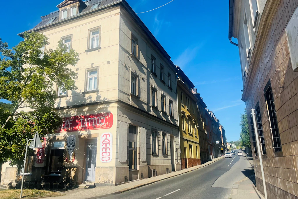 In der Königsteiner Bahnhofstraße an der B172 soll einer der beiden Iraker gewohnt haben.