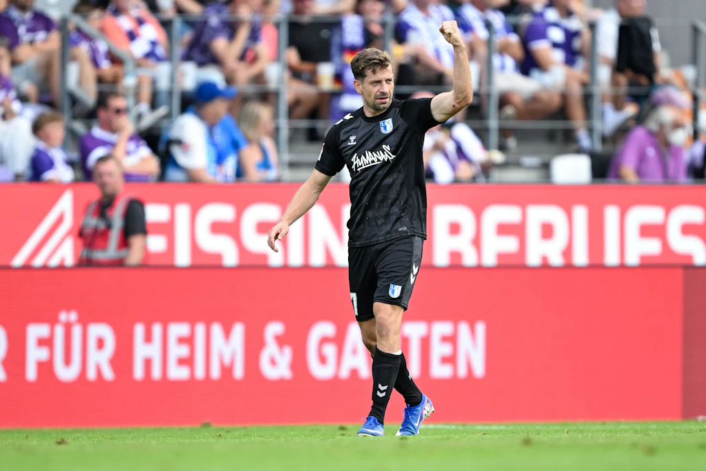 Mann des Spiels für den 1. FC Magdeburg: Alexander Nollenberger jubelt über seinen zweiten Treffer gegen den VfL Osnabrück