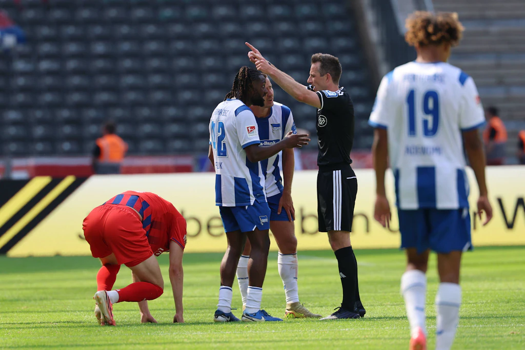 Musste das sein? Zeefuik-Rot bringt Hertha richtig in Not
