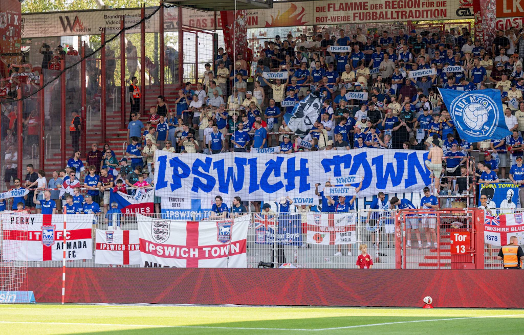 „Sowas gibt es in England nicht“: Warum Ipswich-Fans die Alte Försterei lieben