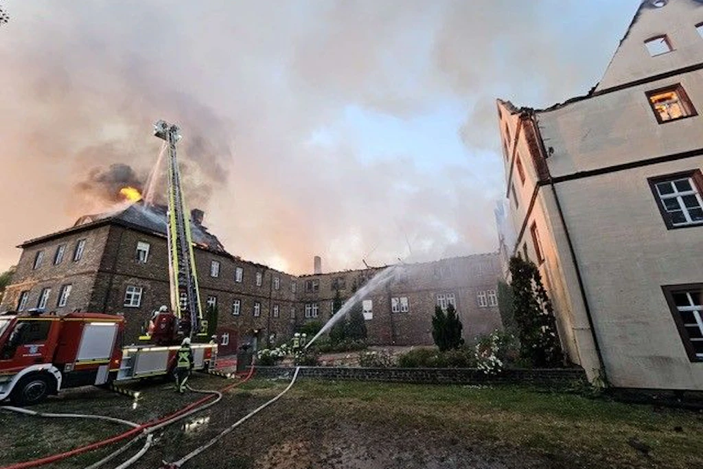Große Teile des zweiten Obergeschosses wurden bei dem Brand zerstört. Der Schaden wird auf mehrere Millionen Euro geschätzt.