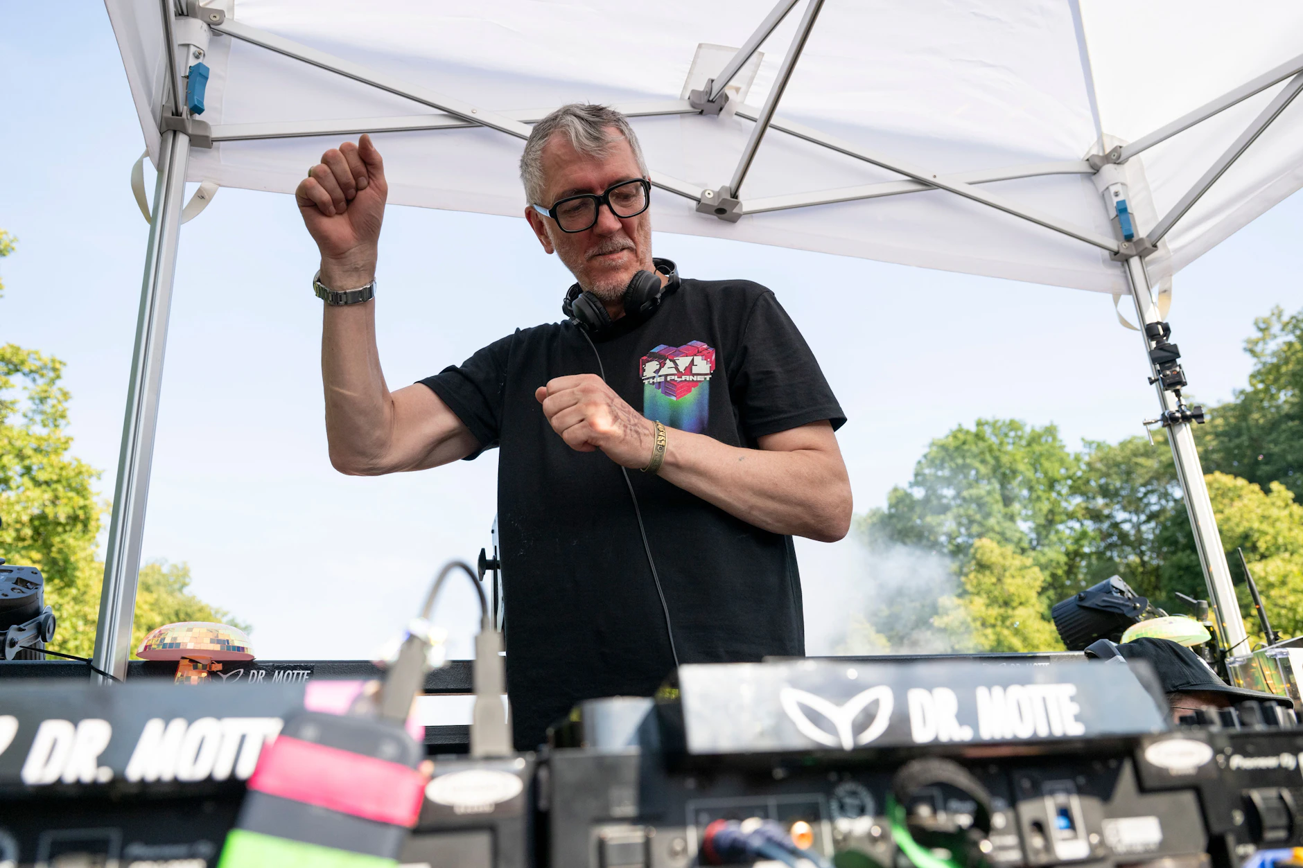 Techno-Pionier und Mitorganisator Dr. Motte legte auf.