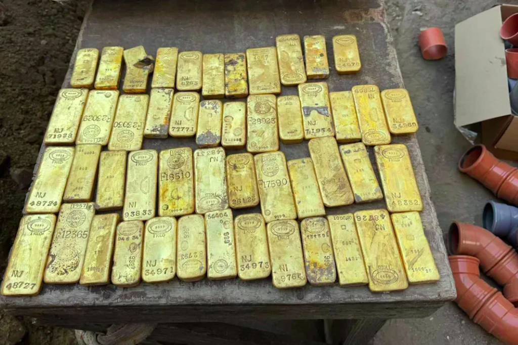 Bauarbeiter fanden bei Renovierungsarbeiten in Belgien unter anderem diese Goldbarren. 