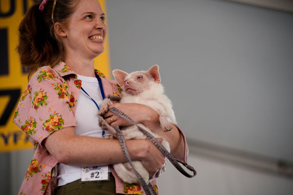 Pinky auf der Bühne des World