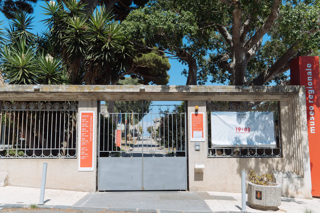 Der Eingang des Regionalmuseums in Messina