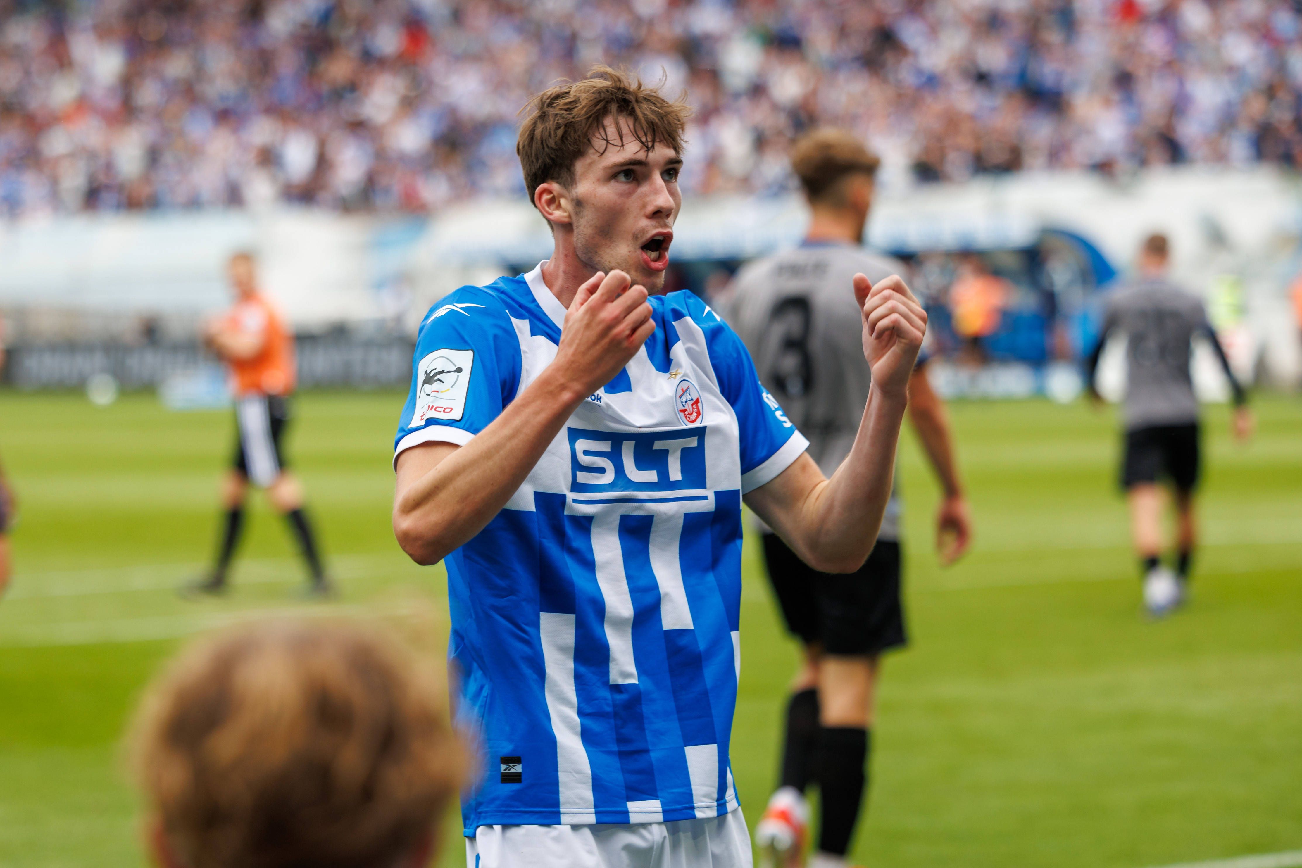 Wilder Schlagabtausch: Hansa Rostock erkämpft Punkt gegen Waldhof Mannheim