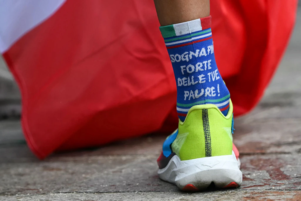 Die richtige Laufsocke sollte ordentlich gepolstert sein – ganz gleich, welche Farbe sie hat.