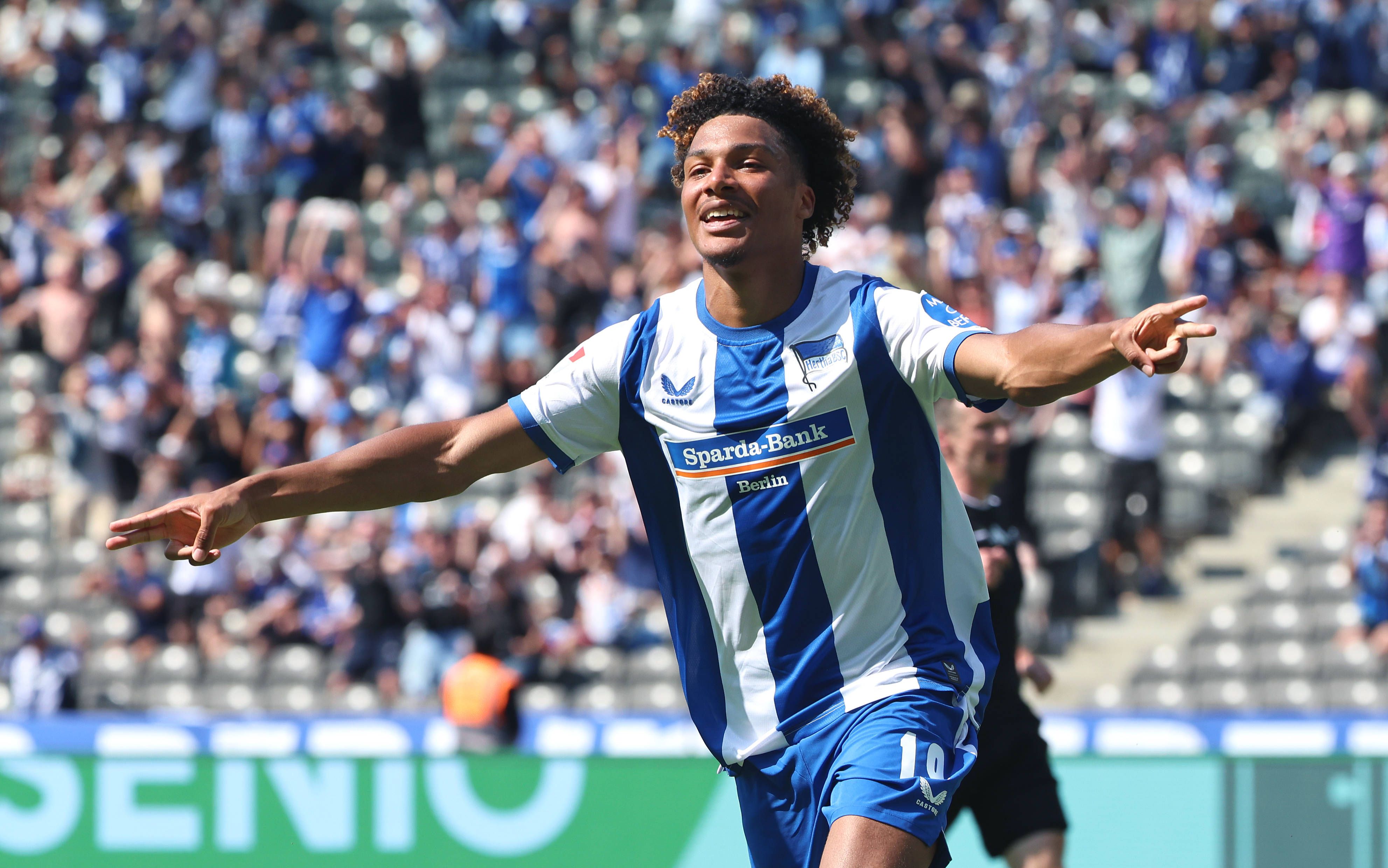 Adewumi schwärmt von Hertha: Liebe auf den ersten Kick
