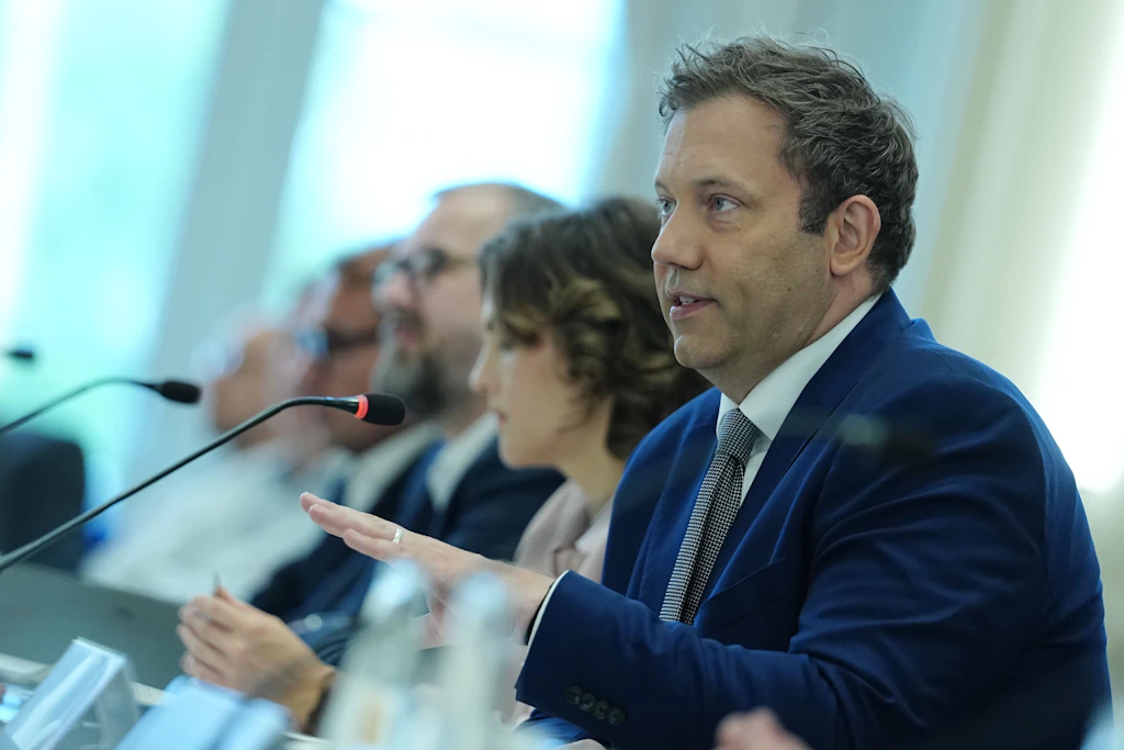 Finanzminister Klingbeil beim Branchendialog Ost „Start-ups und Scale ups“ in seinem Ministerium.