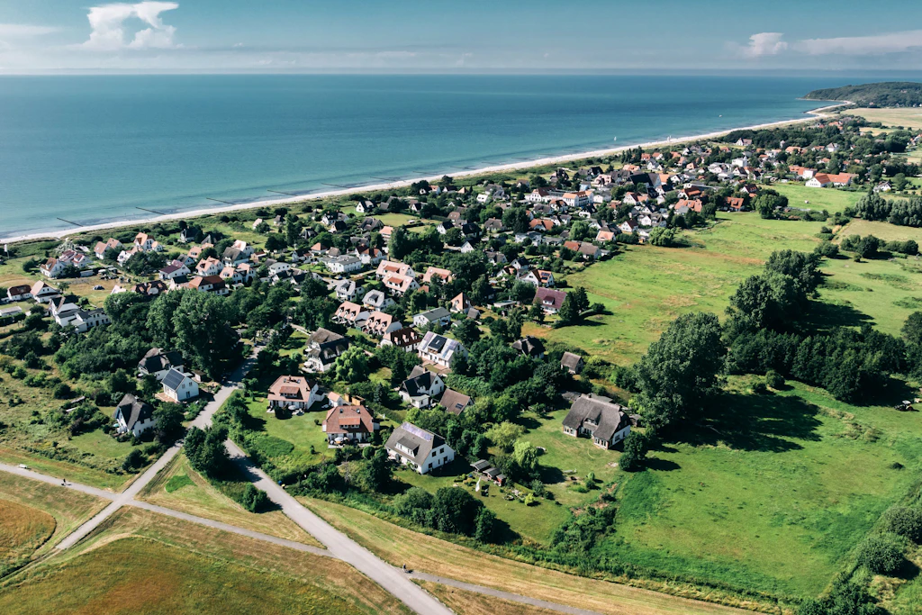 Blick auf den Ort Vitte auf der Insel Hiddensee Richtung Norden