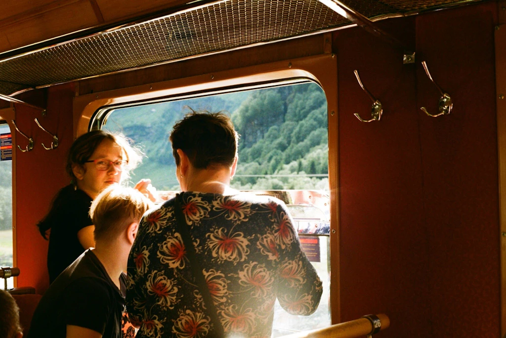 Auch im „Zug-Verhalten“ gibt es Unterschiede zwischen Deutschen und Chinesen.