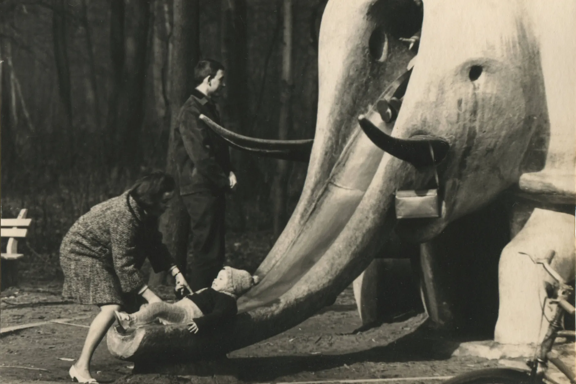In der DDR gehörte der Betonelefant zur Standardausstattung vieler Spielplätze.