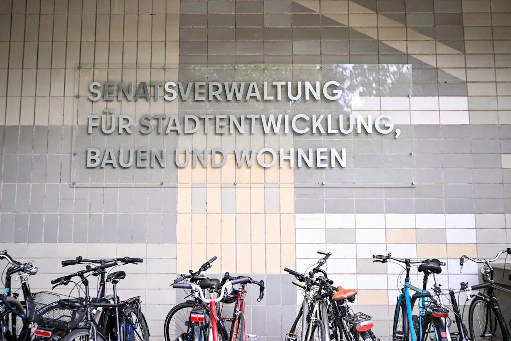 Die Senatsverwaltung für Stadtentwicklung, Bauen und Wohnen: Nach einem Hackerangriff auf zwei Verwaltungsbehörden kommt es dort zu schweren Beeinträchtigungen.