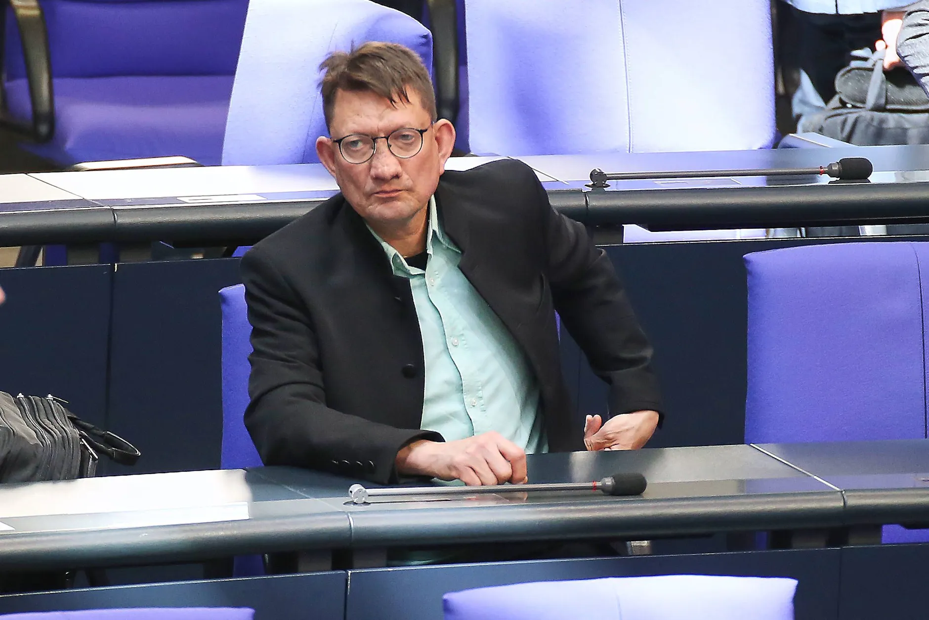 Auf der Bühne des Gedenkens meldete sich auch Ronald Gläser, Politiker der Alternative für Deutschland (AfD), zu Wort.