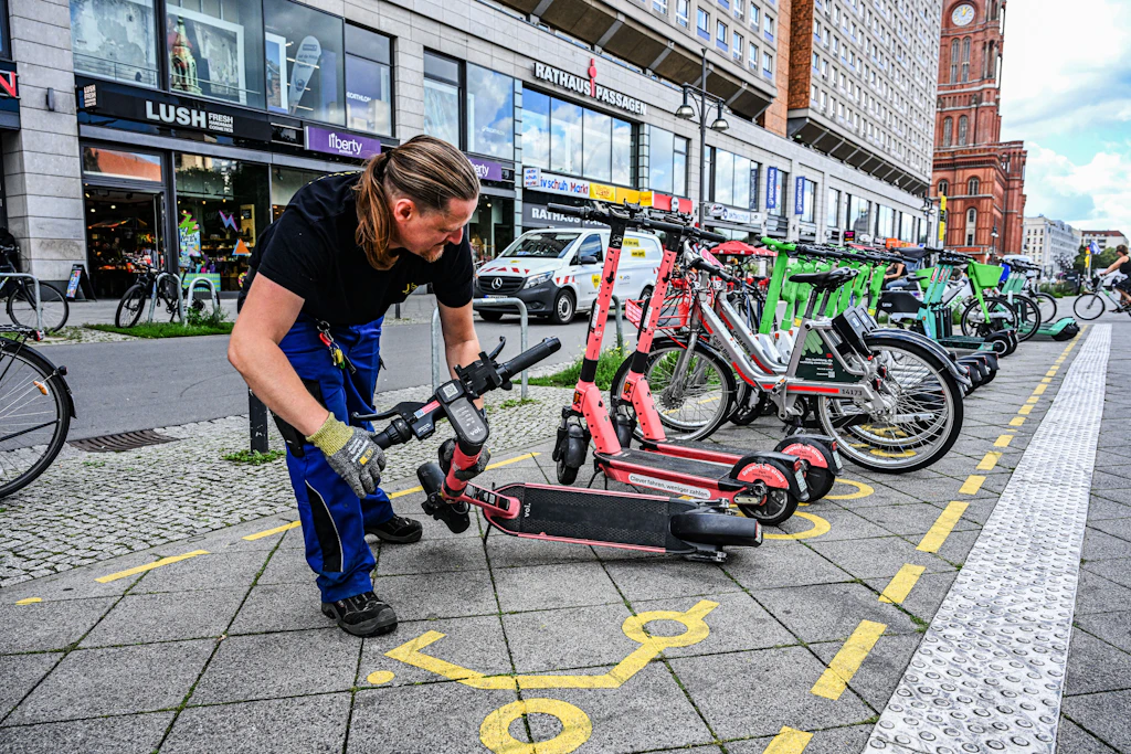 Mitte kassiert fast 400.000 Euro für E-Scooter – mehr als der Rest von Berlin