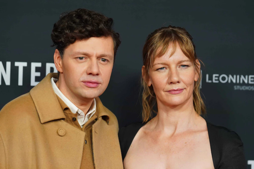 Auch Christian Friedel und Sandra Hüller unterstützen die Kampagne „Wahre Heimatliebe ist“.