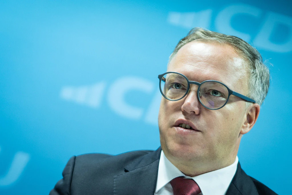 Thüringens Ministerpräsident Mario Voigt wurde nach einem längeren Rechtsstreit sein Doktortitel aberkannt.