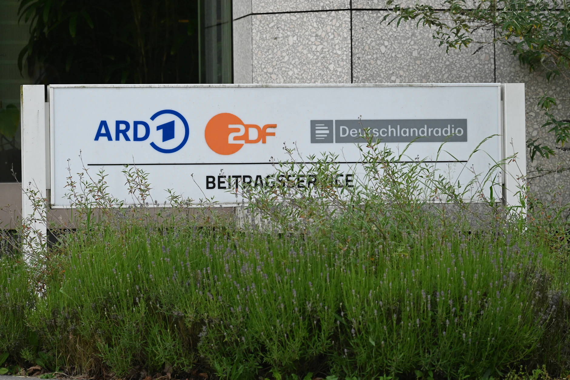 Der Beitragsservice zieht es vor, dass man via Lastschriftverfahren zahlt.