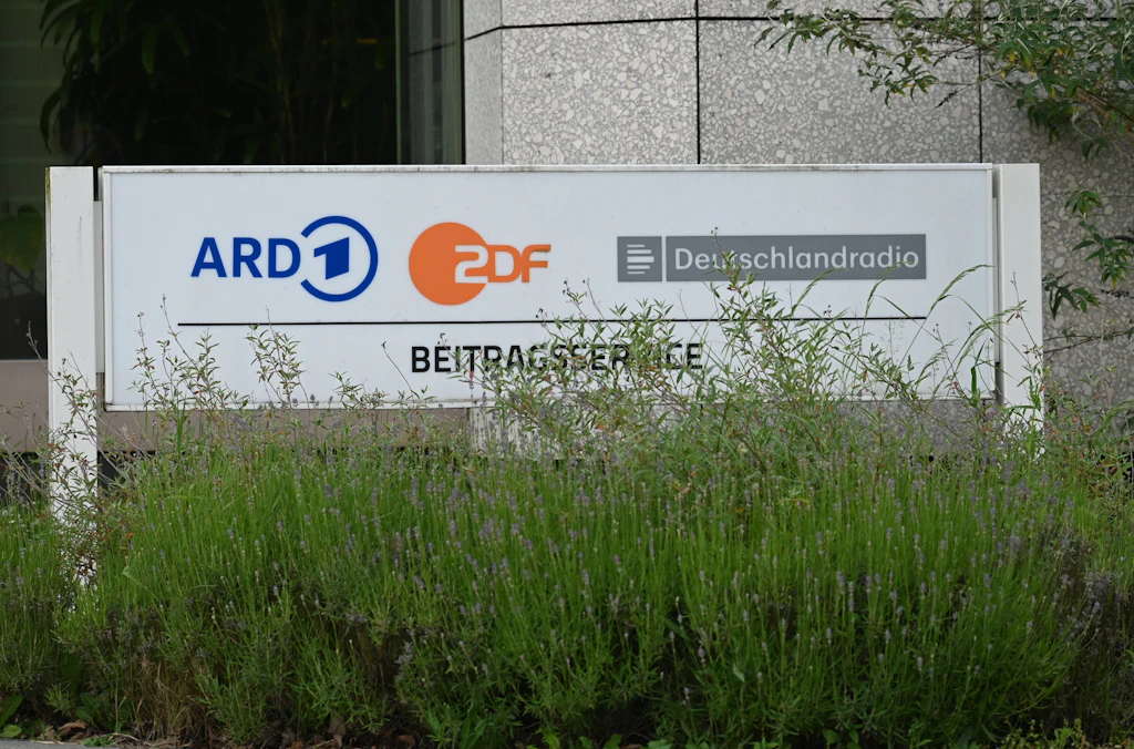 Rundfunkbeitrag: Erst nehmen sie uns das Geld ab, jetzt soll man auch noch selbst dran denken