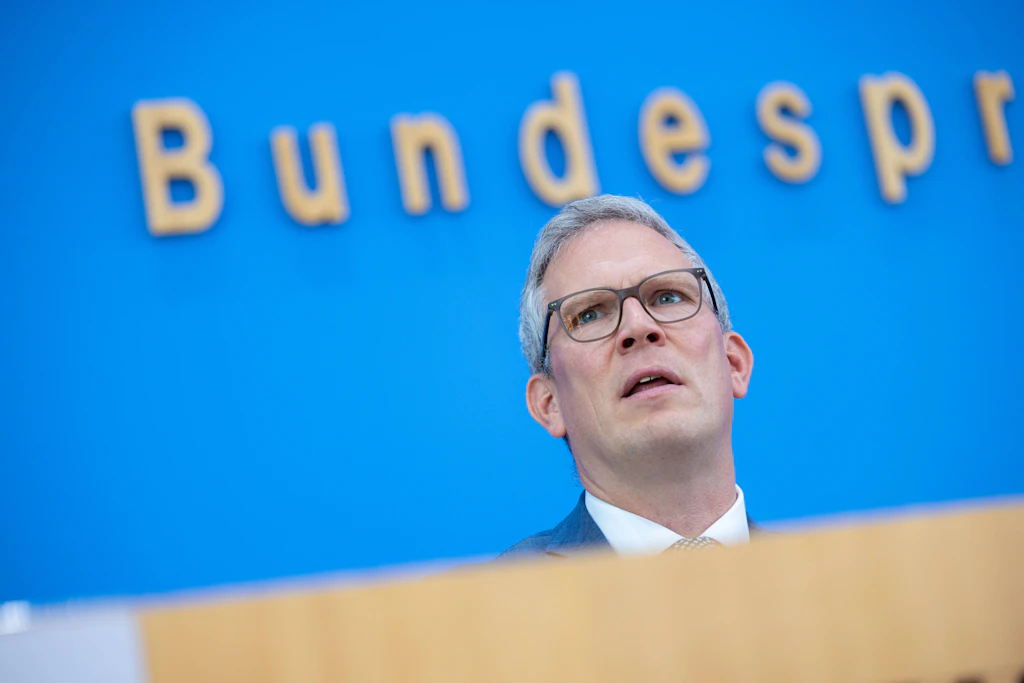HateAid, Campact und Millionen vom Bund: Was die Bundesregierung nicht erklären will