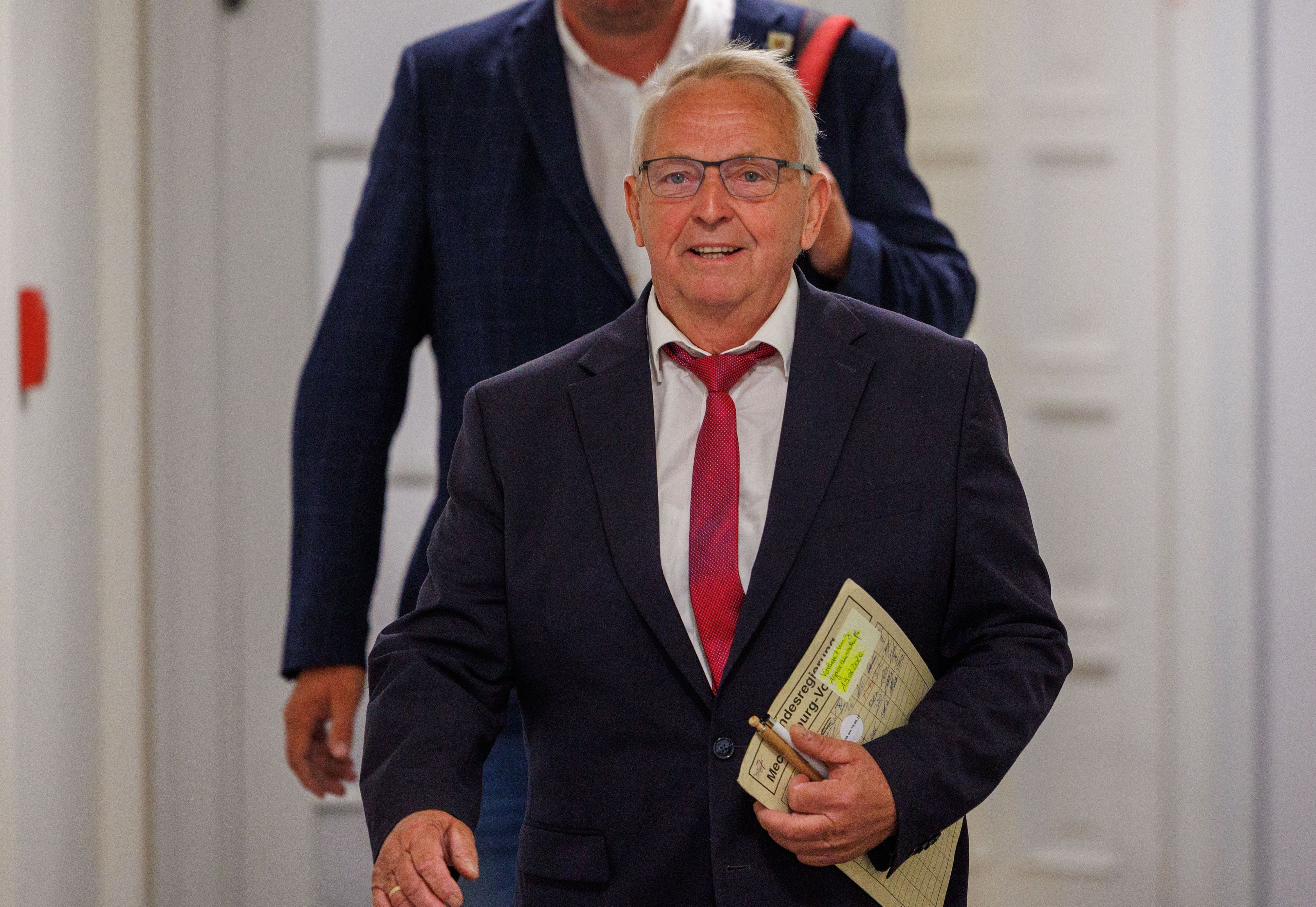 Buckelwal Timmy beschäftigt den Landtag – Minister Backhaus im Kreuzverhör