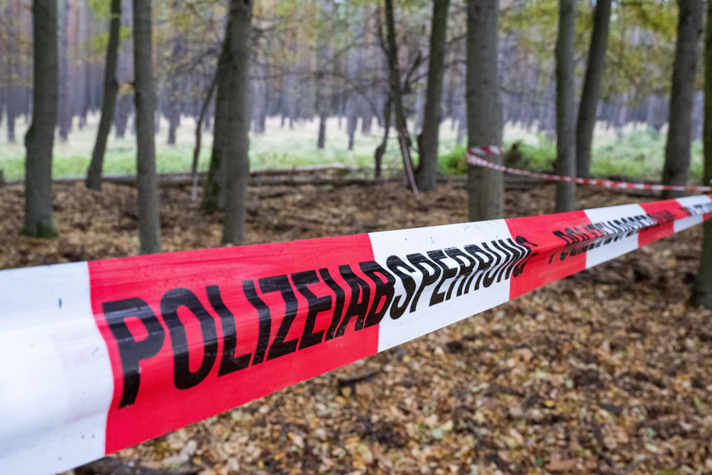 Leiche in gelber Baustellenbox: Totschlagsprozess beginnt in Rostock