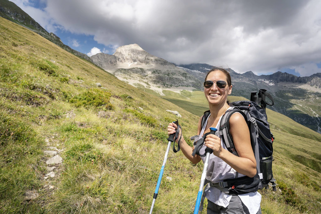 Wandern wie hier in der Schweiz ist auch alleine sehr gut möglich.