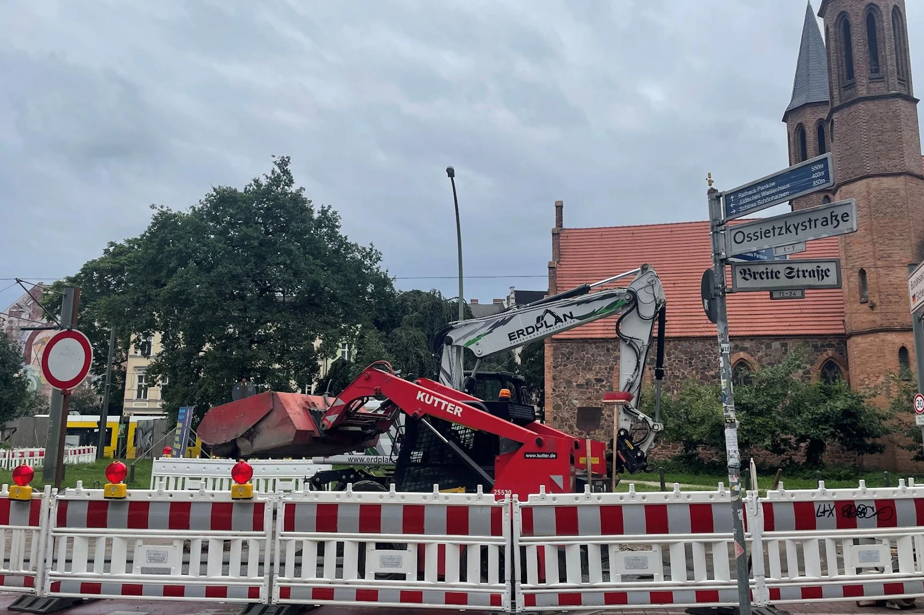 Baustelle in der Breiten Straße an der Ecke zur Ossietzkystraße in Pankow
