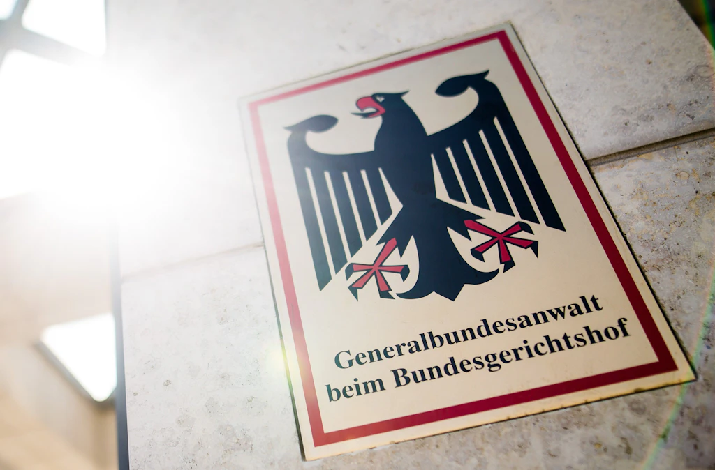 Comszene: Junger Mann soll Jugendliche weltweit zu Mord, Suizid und Brandstiftung angestiftet haben