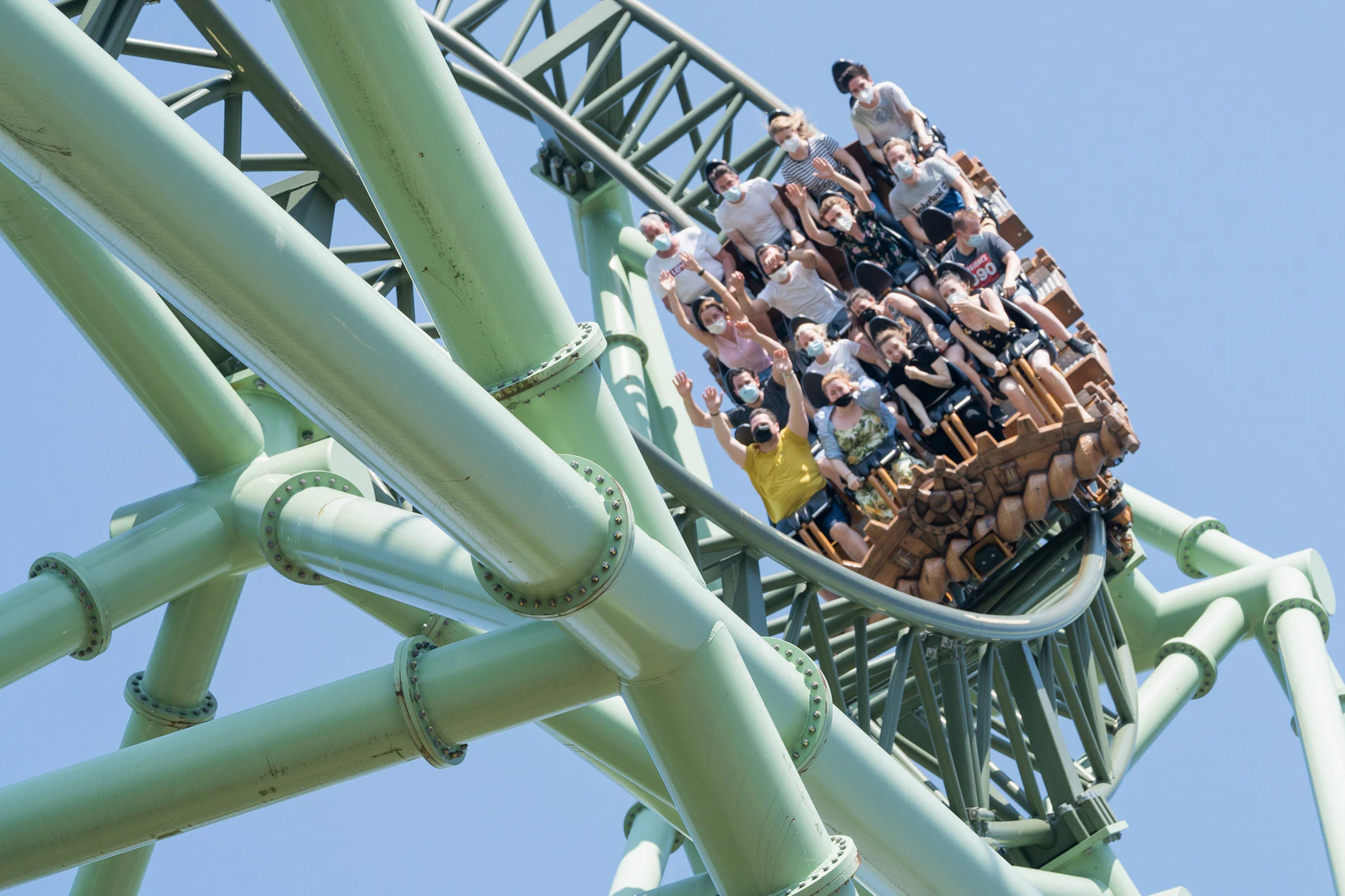 Lust auf eine Fahrt? Manche Kommentare zur Bahn „Der Schwur des Kärnan“ im Hansa-Park Sierksdorf an der Ostsee lesen sich wie echte Horrorgeschichten.