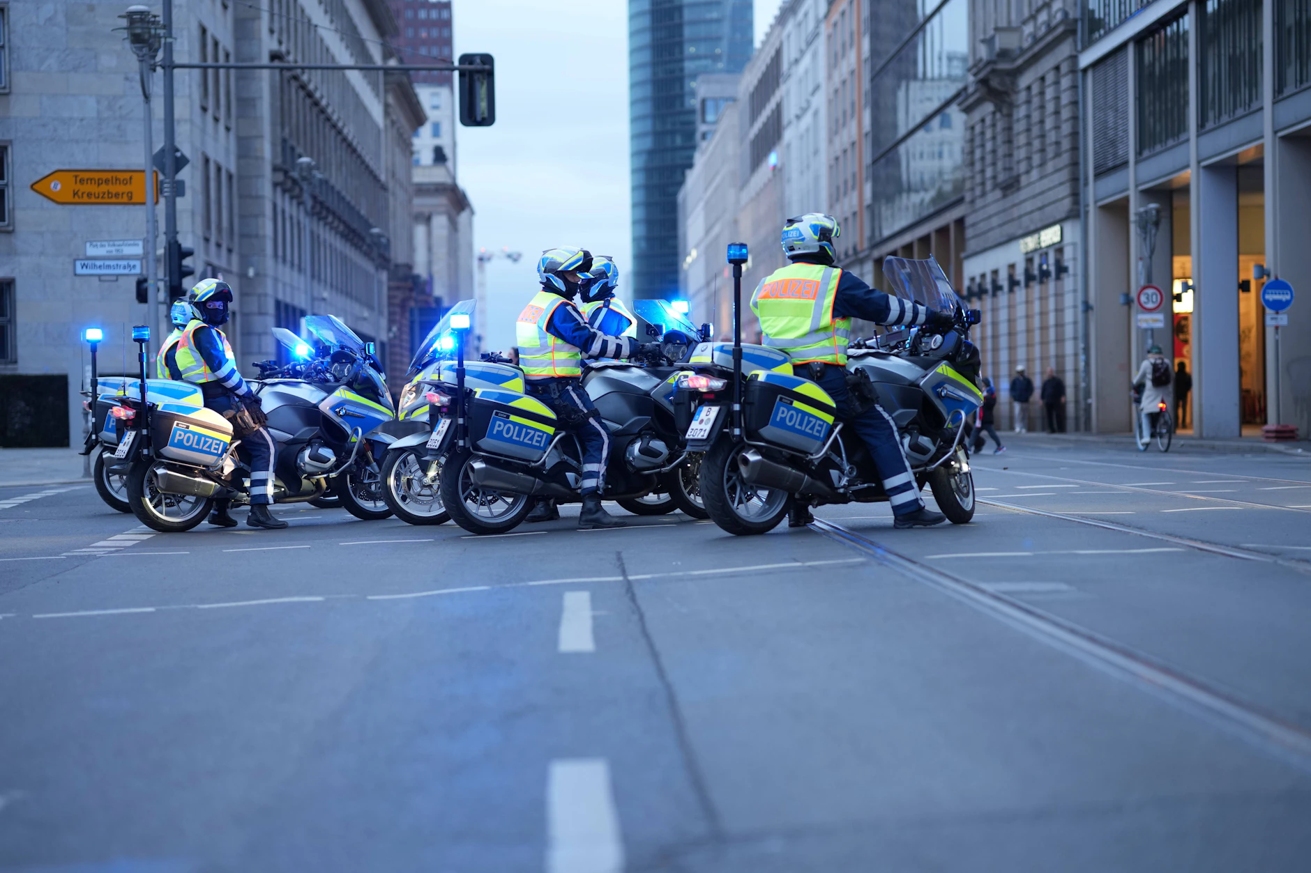 Berliner Polizisten, die drei Kinder haben, bekommen über 800 Euro im Monat mehr.