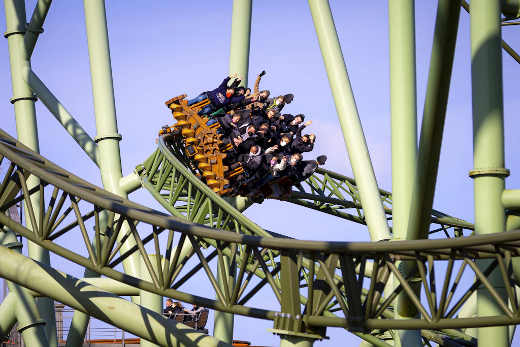 Die Achterbahn „Der Schwur des Kärnan“ im Hansa-Park Sierksdorf ist definitiv nichts für schwache Nerven. Sogar Achterbahn-Junkies haben vor dem Fahrgeschäft Respekt.