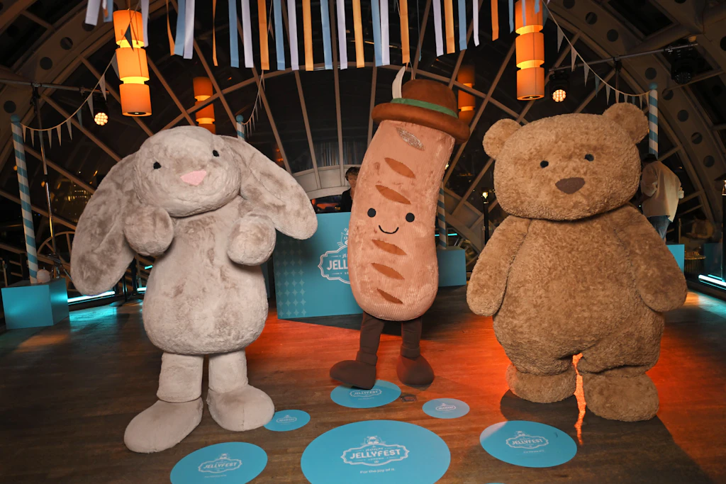 „Bashful Bunny“, „Wilhelm Bratwurst“ and „Bartholomew Bear“ mischen sich an diesem Abend äußerst unauffällig zwischen die Gäste.