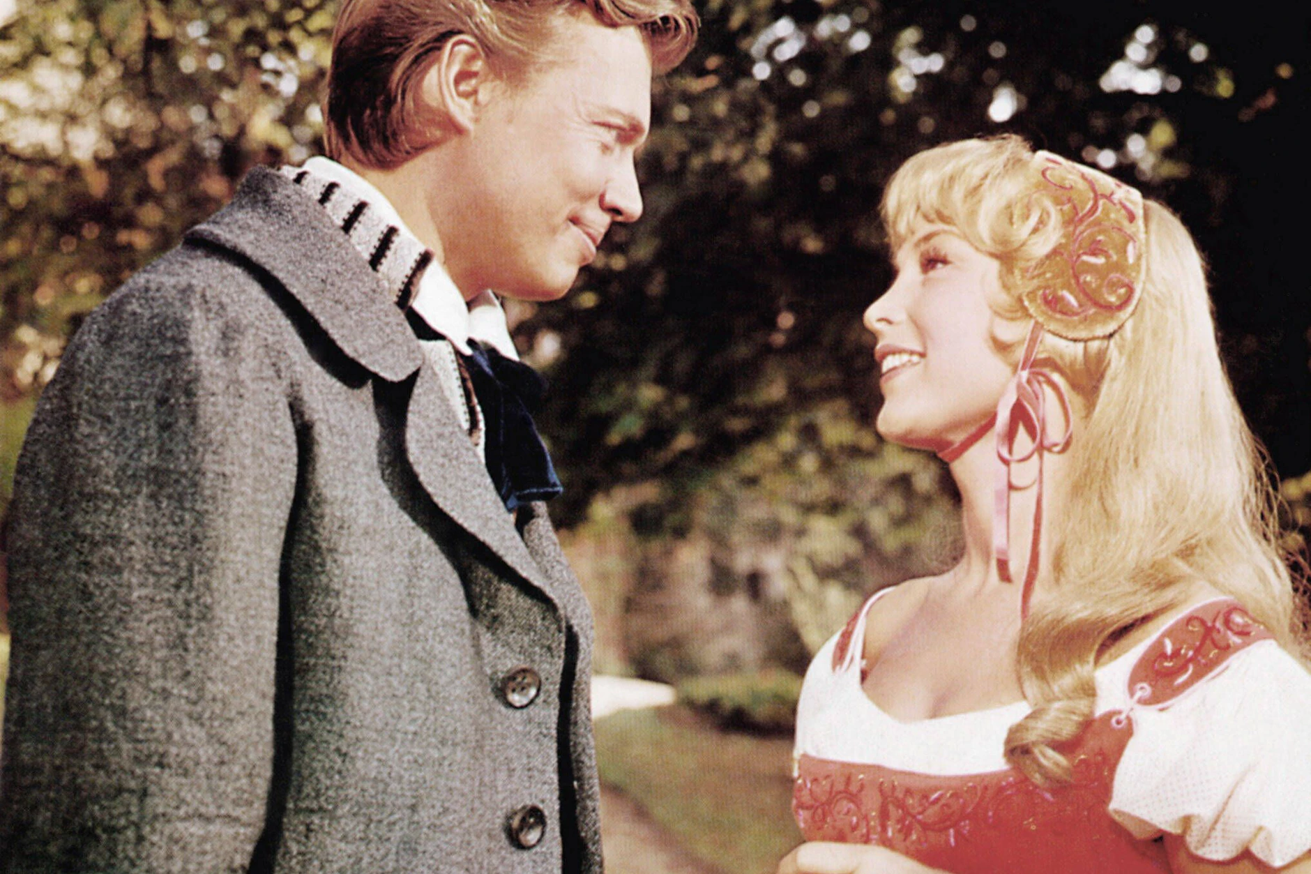 Als Jeannie Bezauberte Sie Uns Schauspielerin Barbara Eden Wird 95 als-jeannie-bezauberte-sie-uns-schauspielerin-barbara-eden-wird-95