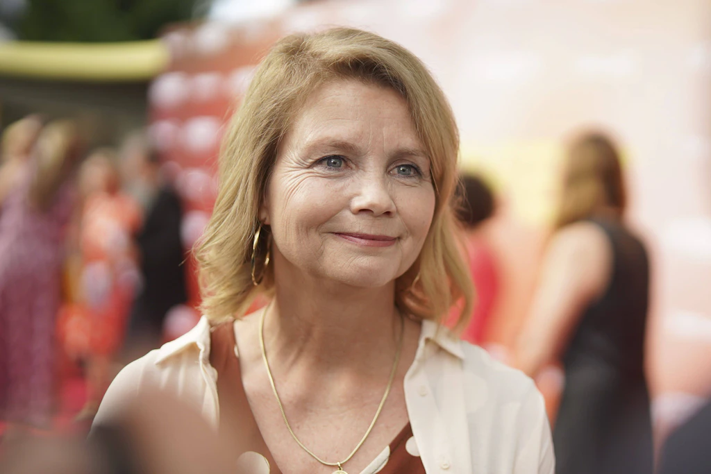 Anette Frier teilt ihre Gedanken zum Rundfunkbeitrag und der Zukunft der öffentlich-rechtlichen Sender.